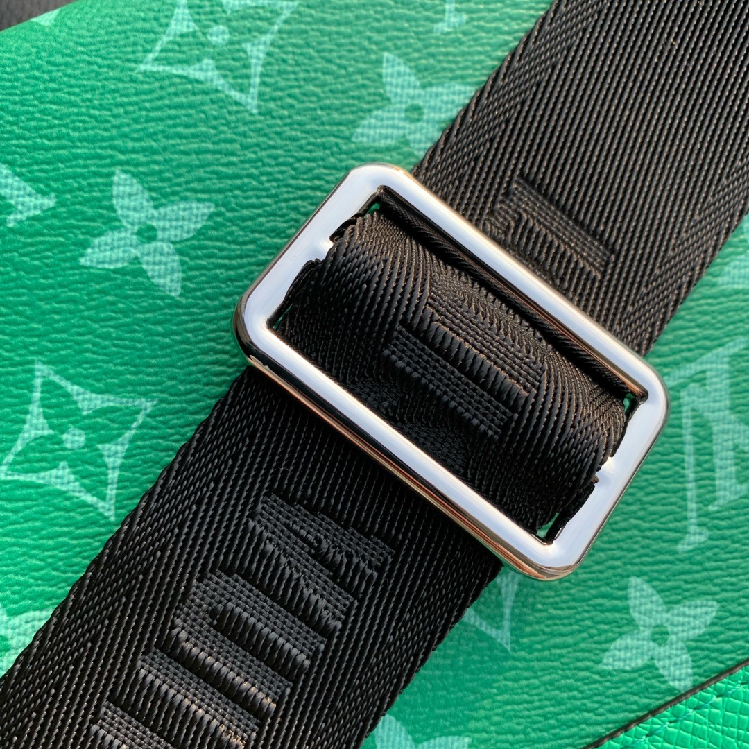 l**is V*t*n alpha wearable bag-m22481-18.5 x 11.0 x 6.5cm