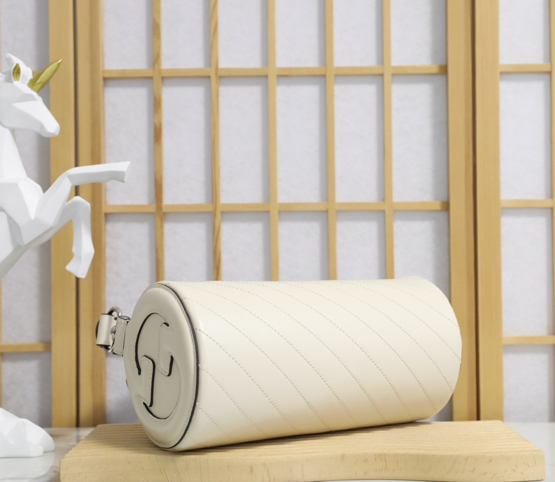 G*u*i blondie shoulder bag-13*25*12cm