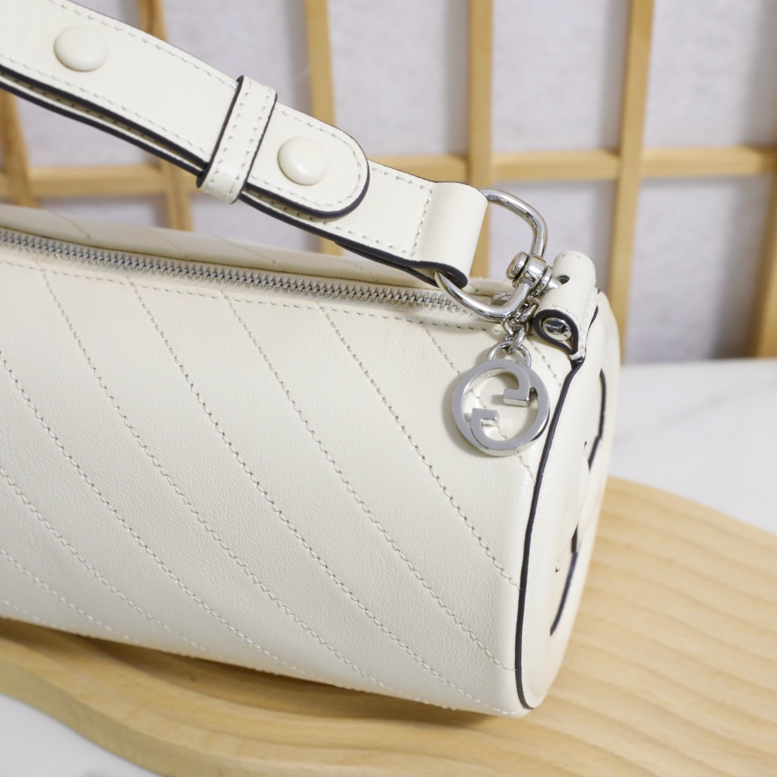 G*u*i blondie shoulder bag-13*25*12cm