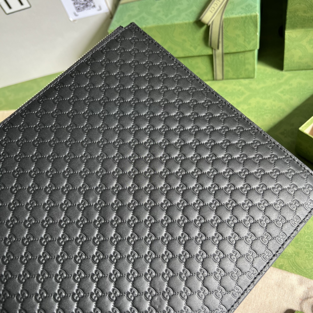 G*u*i pouch-28*21*1.5cm