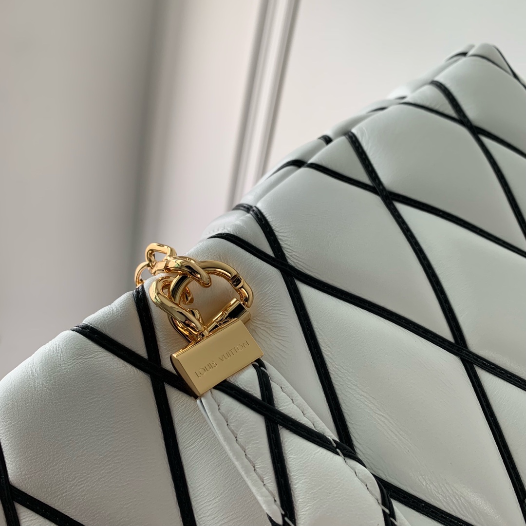 l**is V*t*n go-14 bag-m23689-31*19.5*11cm