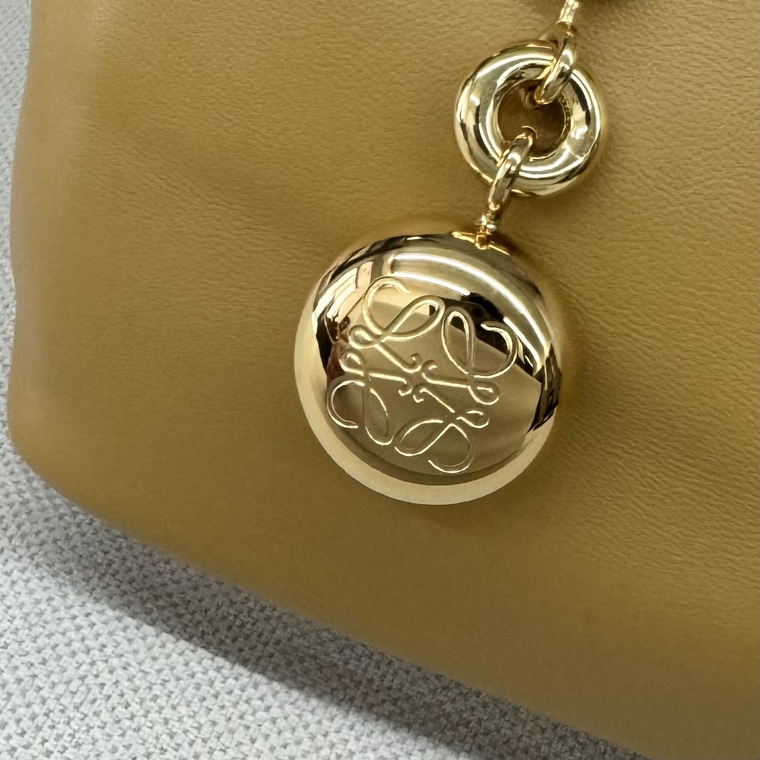 Loewe Squeeze Bag-29*10.5*24CM