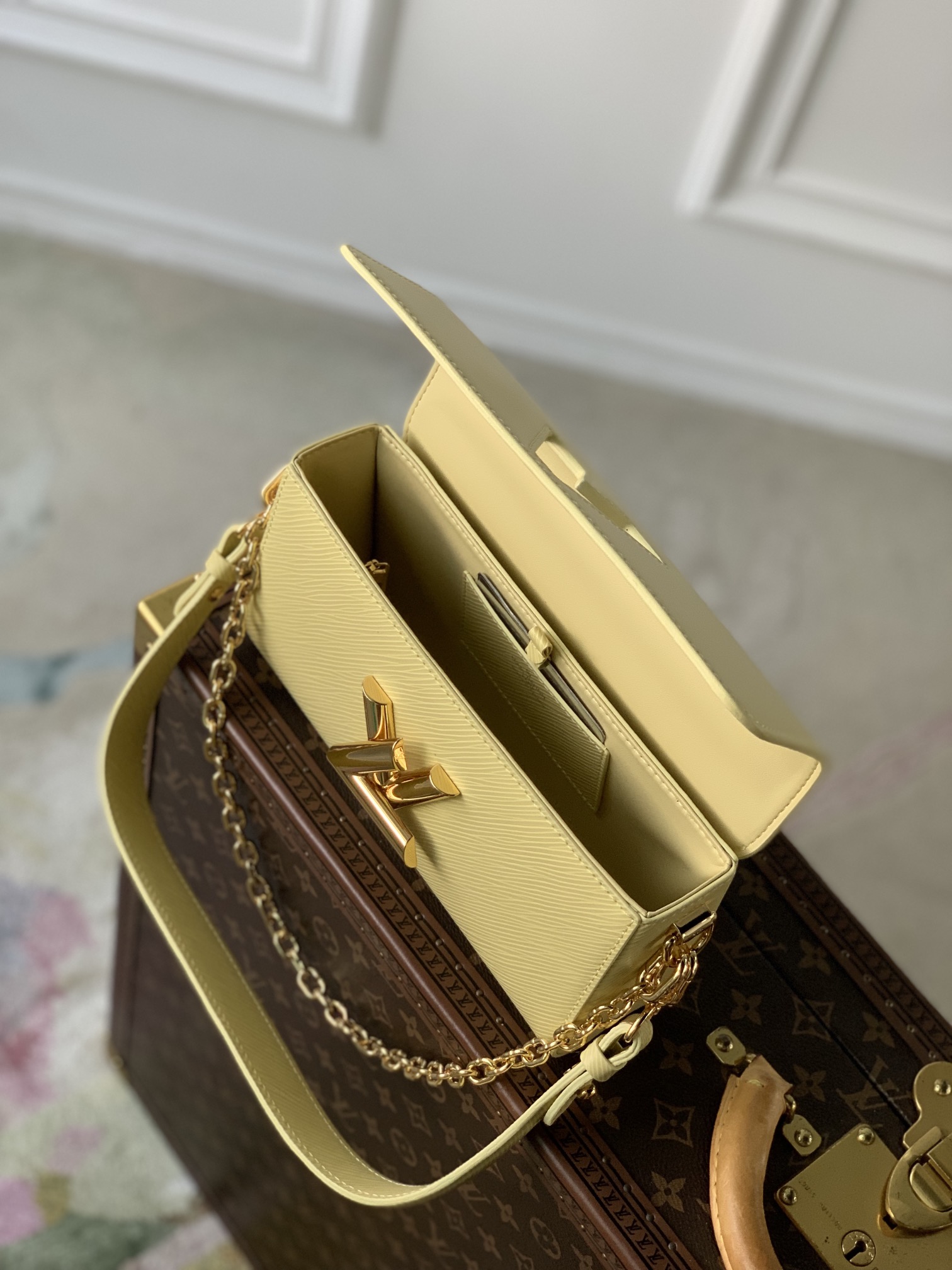 l**is V*t*n twist west-m24566-23.5*12*7cm