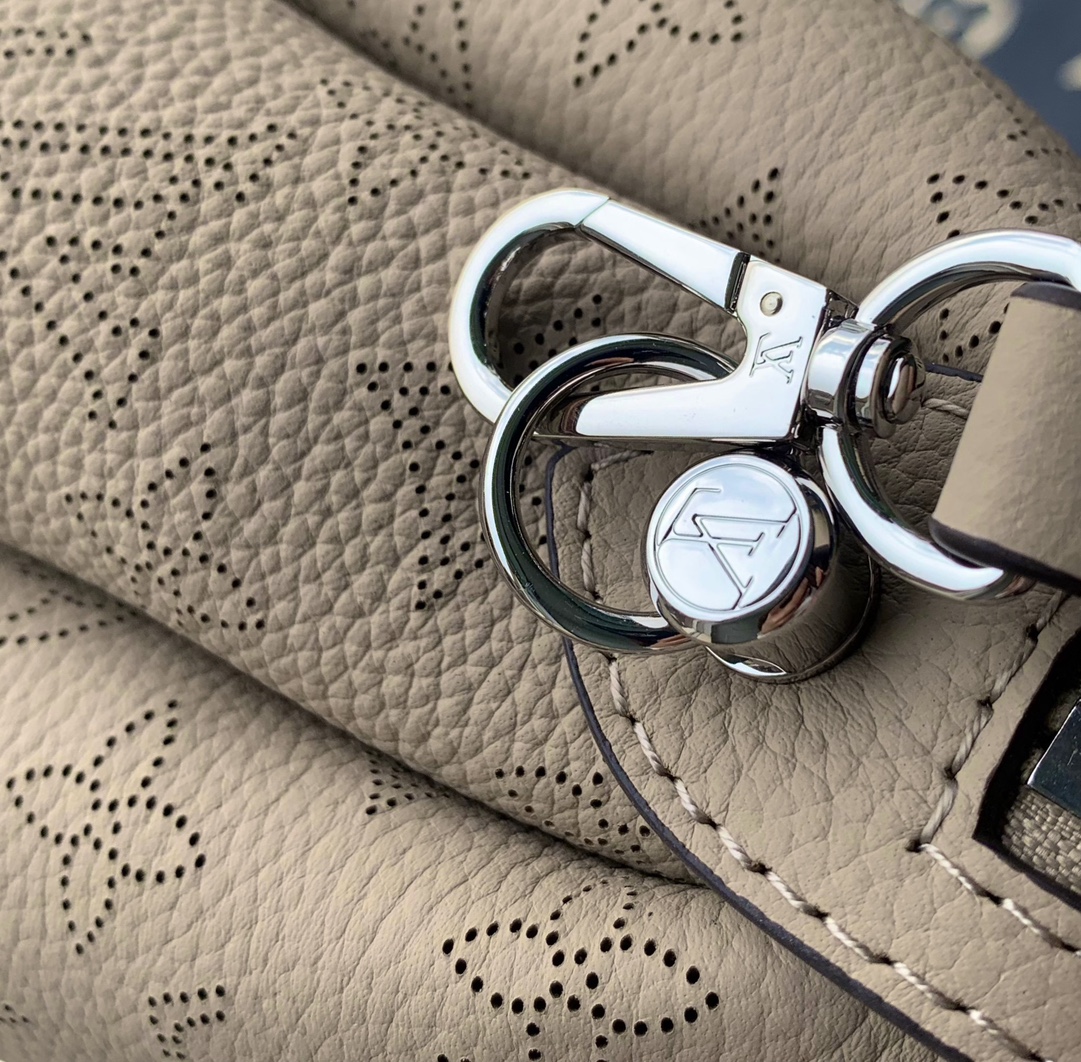 l**is V*t*n mahina hand it all bumbag-m24255-32*29*13cm