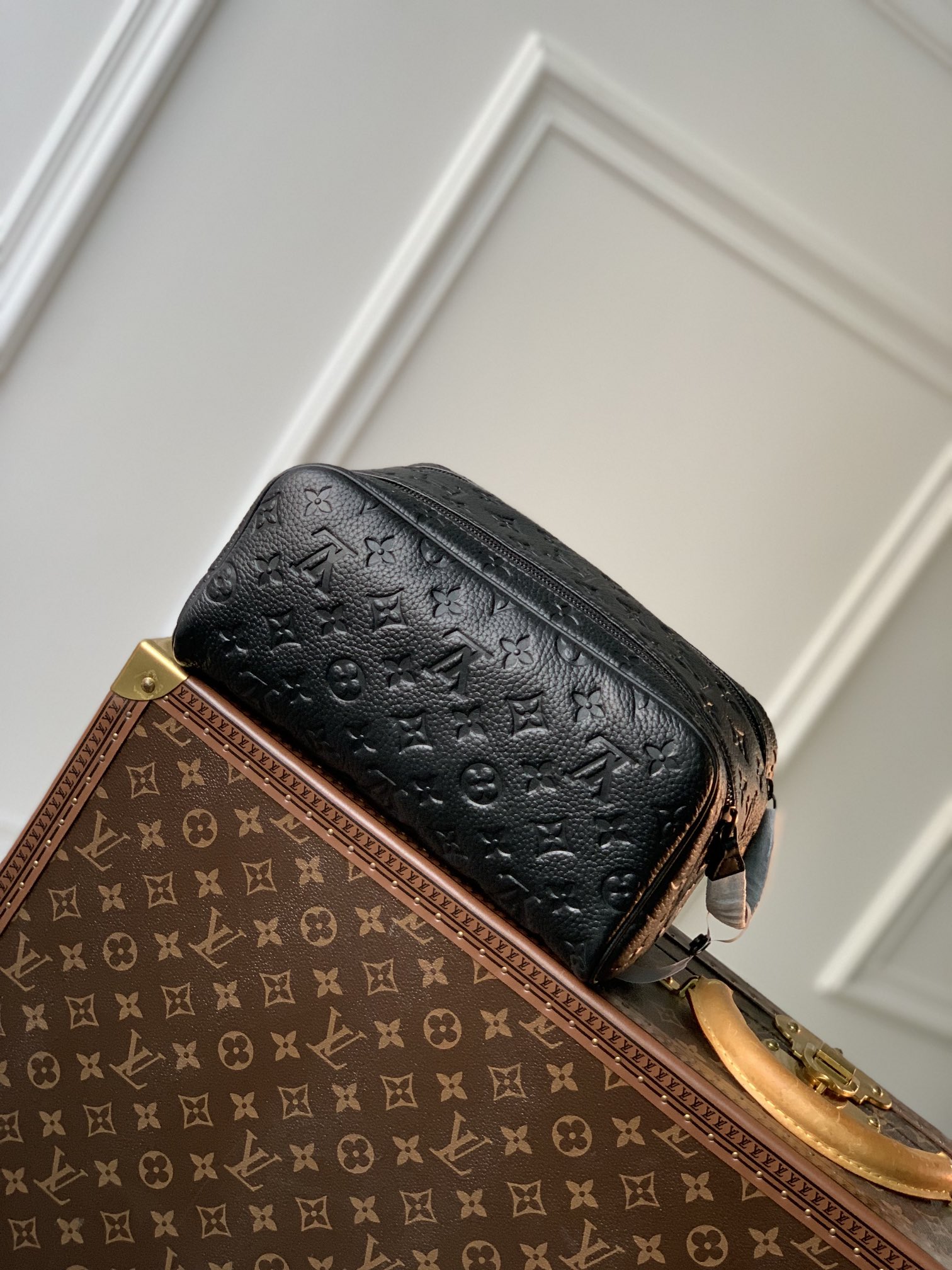 l**is V*t*n locker dopp kit pouch -28 x 15 x 16.5cm