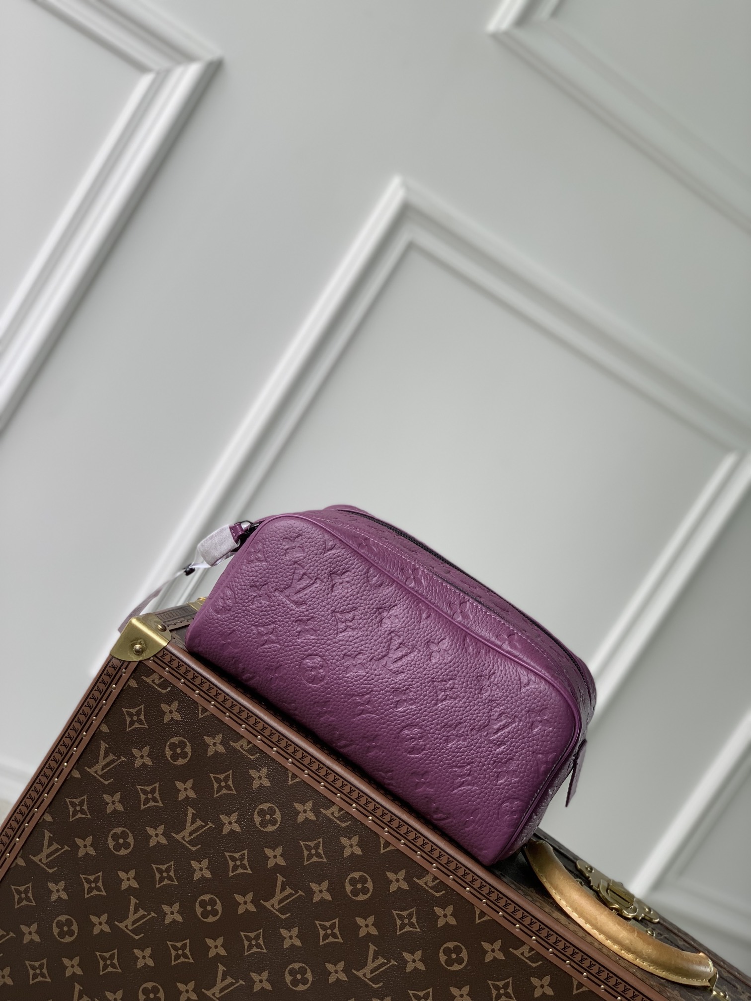 l**is V*t*n locker dopp kit pouch -28 x 15 x 16.5cm