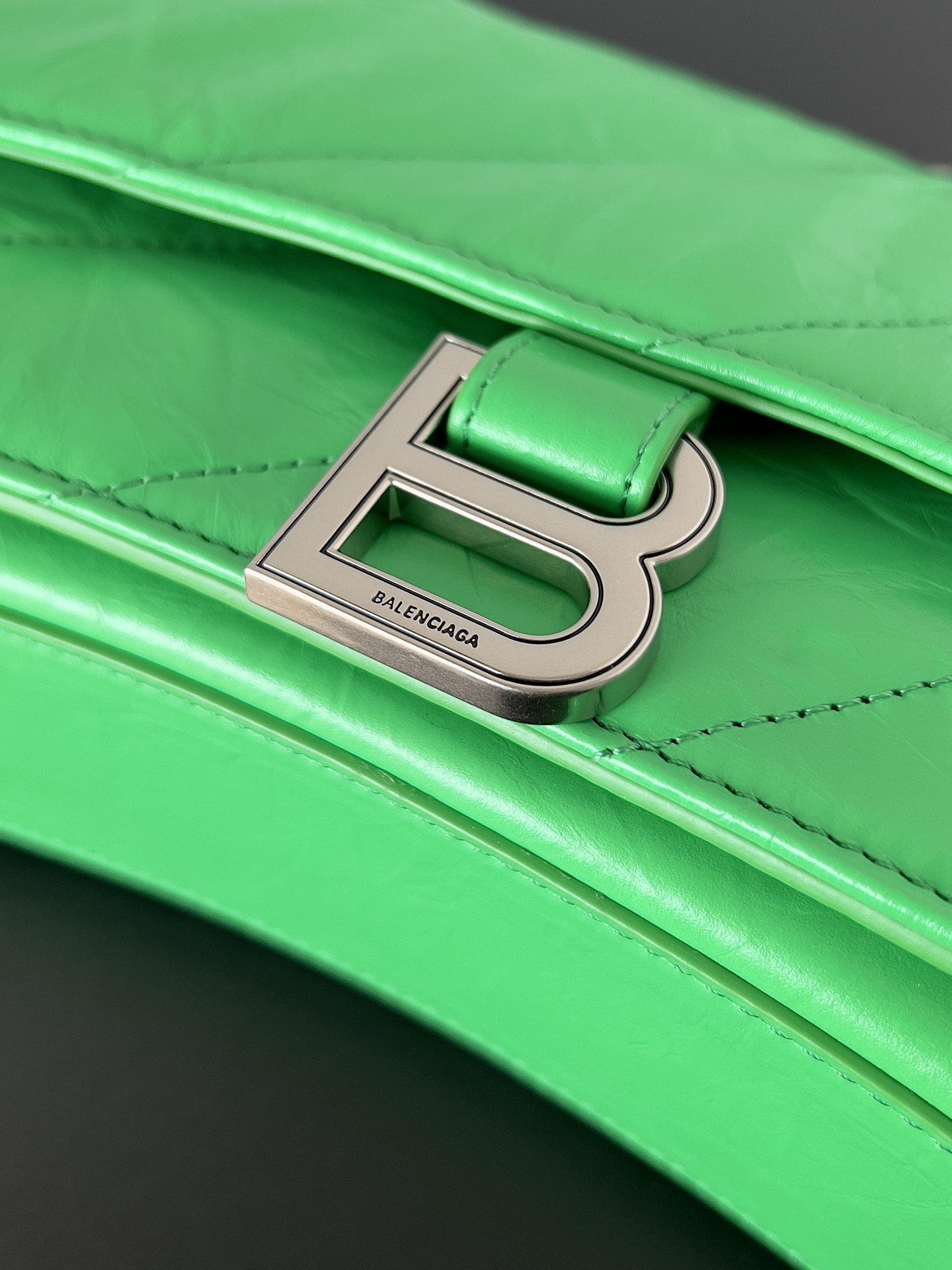 Ba*len*cia*ga crush chain bag-25.5*10*15.5cm