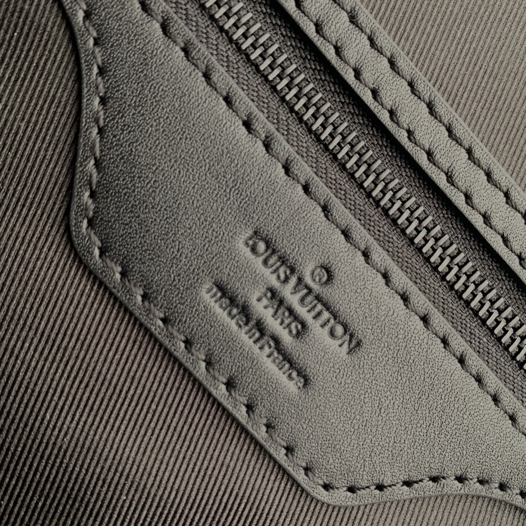 l**is V*t*n keepall bandoulière-50.0 x29.0 x23.0cm