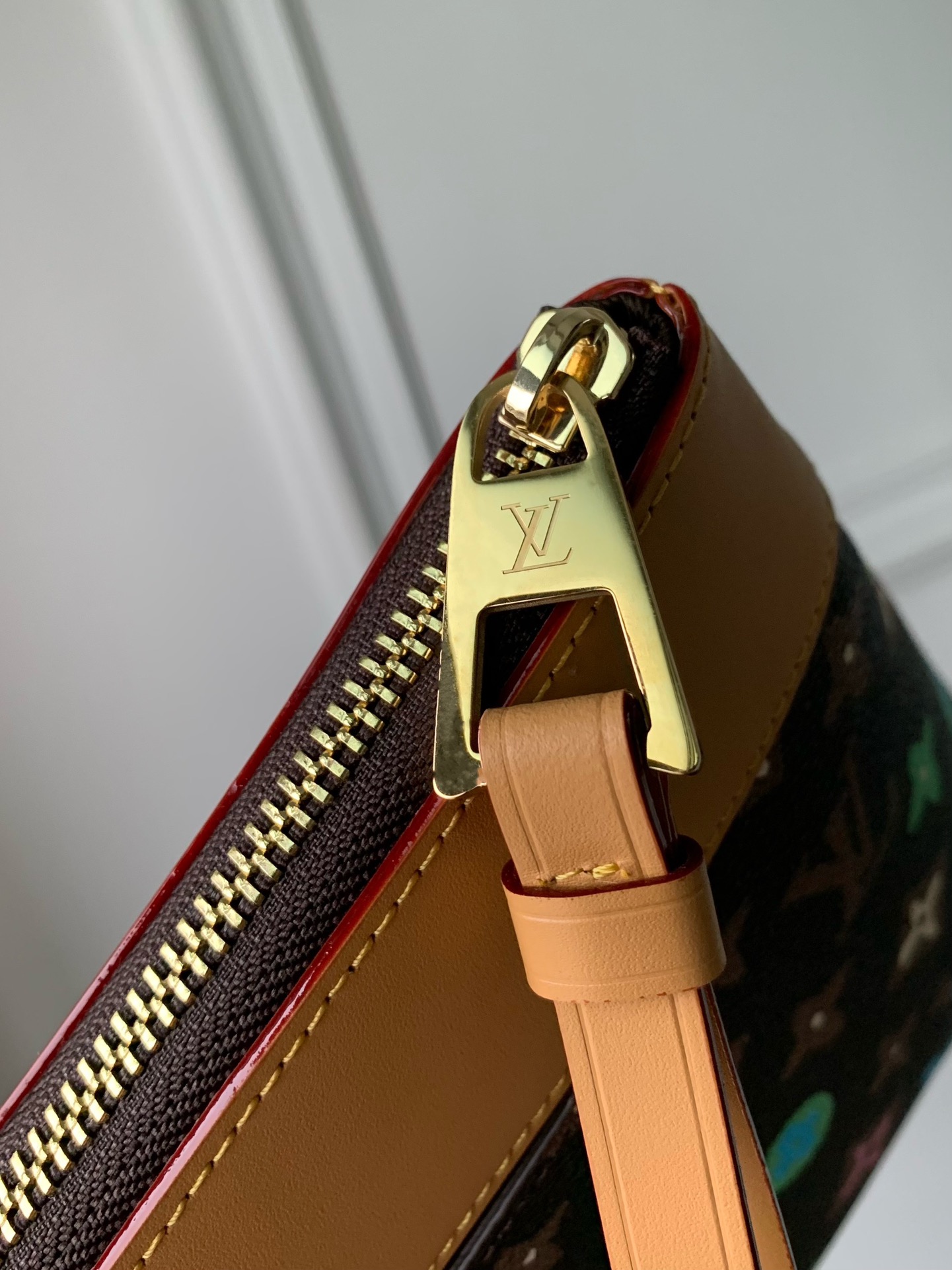 l**is V*t*n pochette voyage souple pouch-m83568-32 x 21 x 8cm