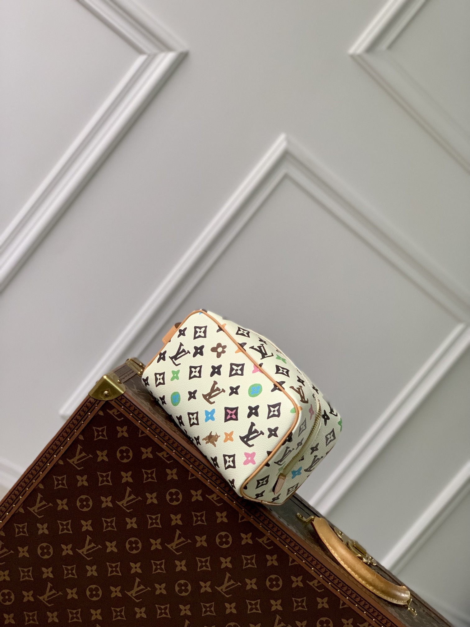 l**is V*t*n monogram craggy pouch-23*13*12cm