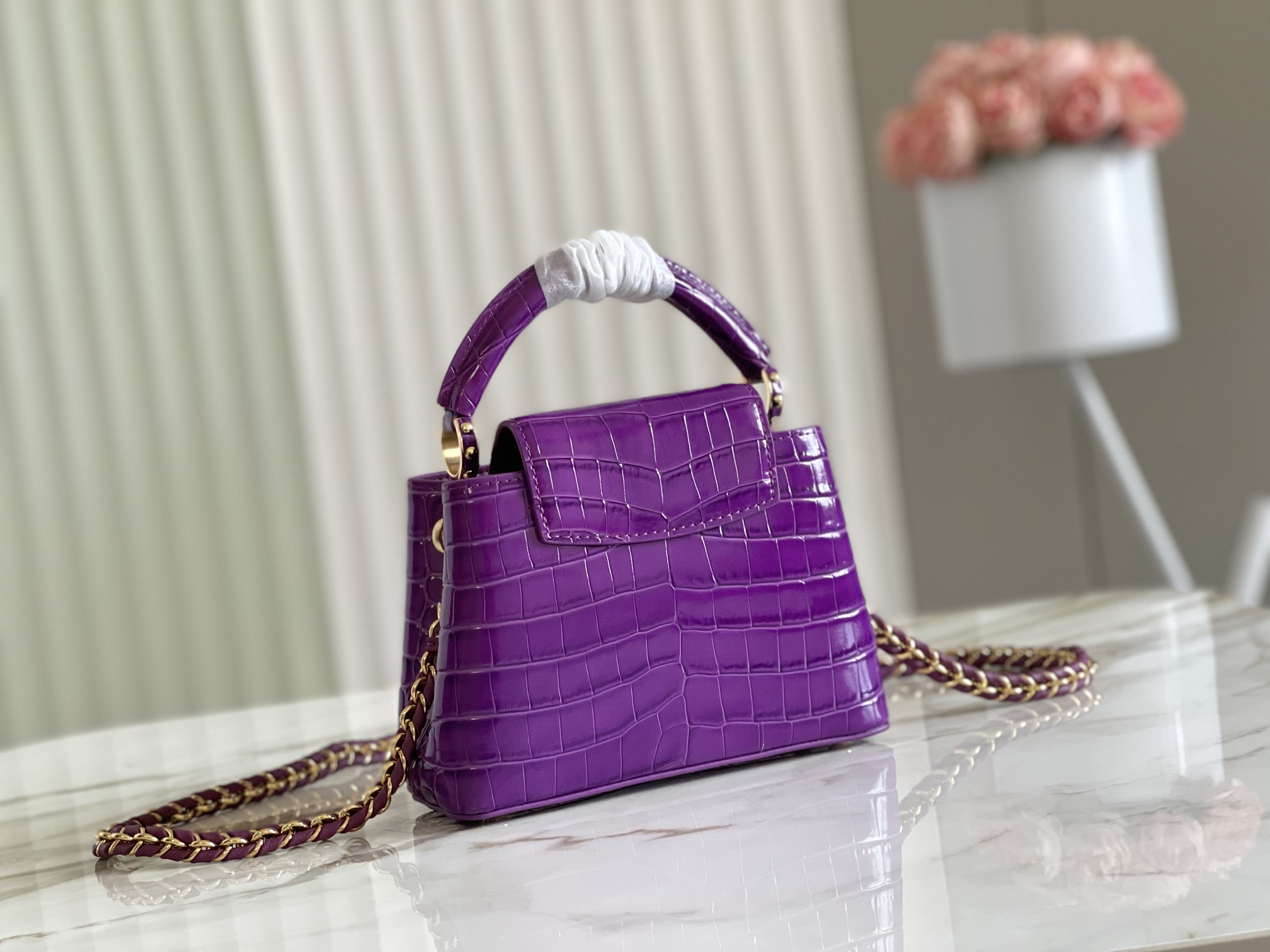 l**is V*t*n capucines handlebag