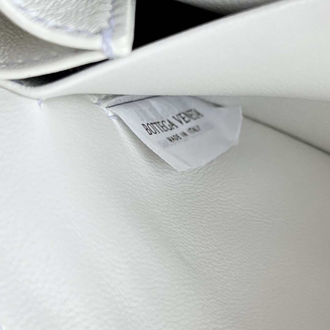 Bo*te*ga ve*ne*ta lntrecciato bag-16.5x10.5x9cm