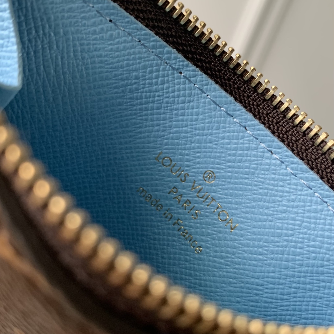 l**is V*t*n wallet-m83602-12 x 8 x 0.8cm