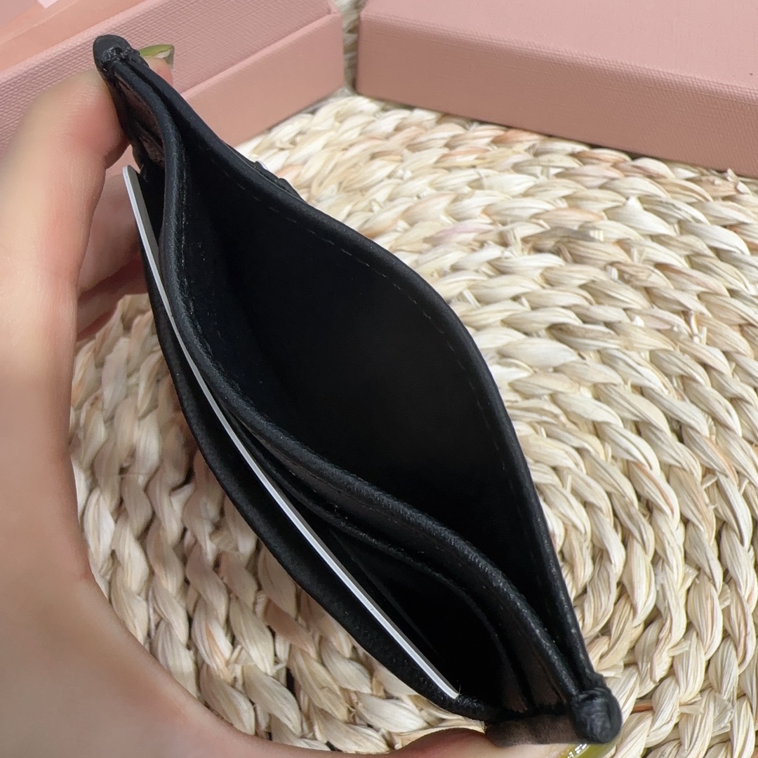 MiuMiu Pocket Wallet-8X10.5CM