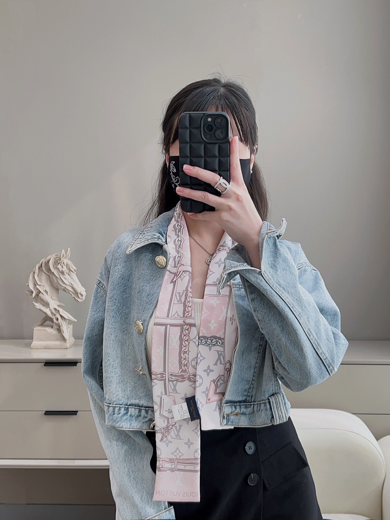 l**is V*t*n hair band