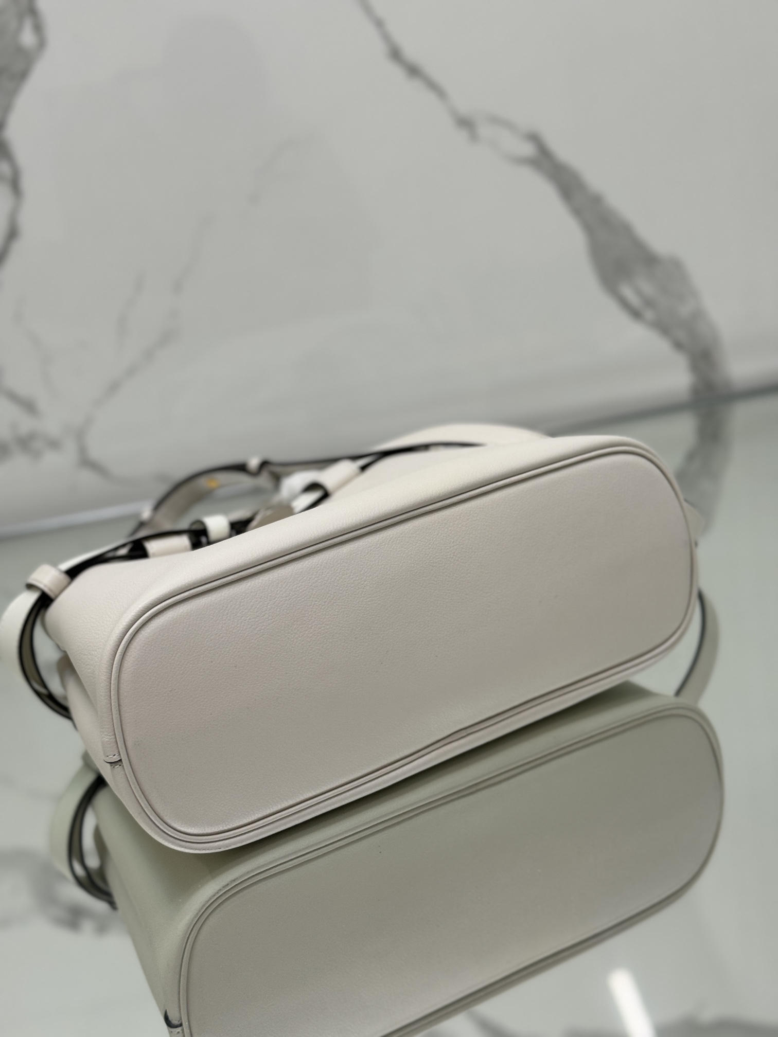 Pra*a double1ba434 bag-32Ｘ23Ｘ11cm