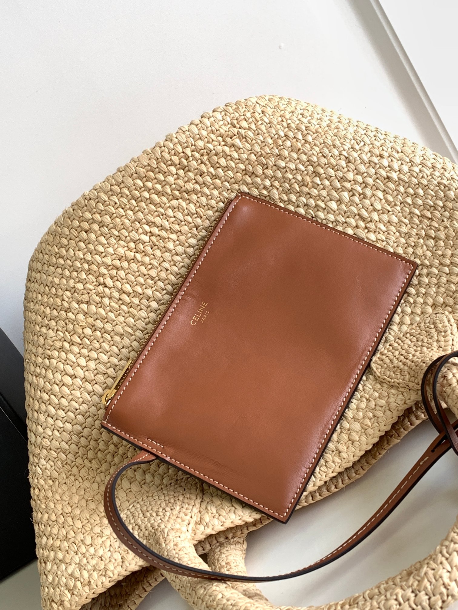 Ce**e triomphe tote-23 x 22 x 23cm