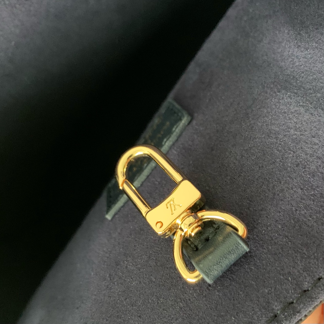 l**is V*t*n small onthego handbag-35*28*15cm