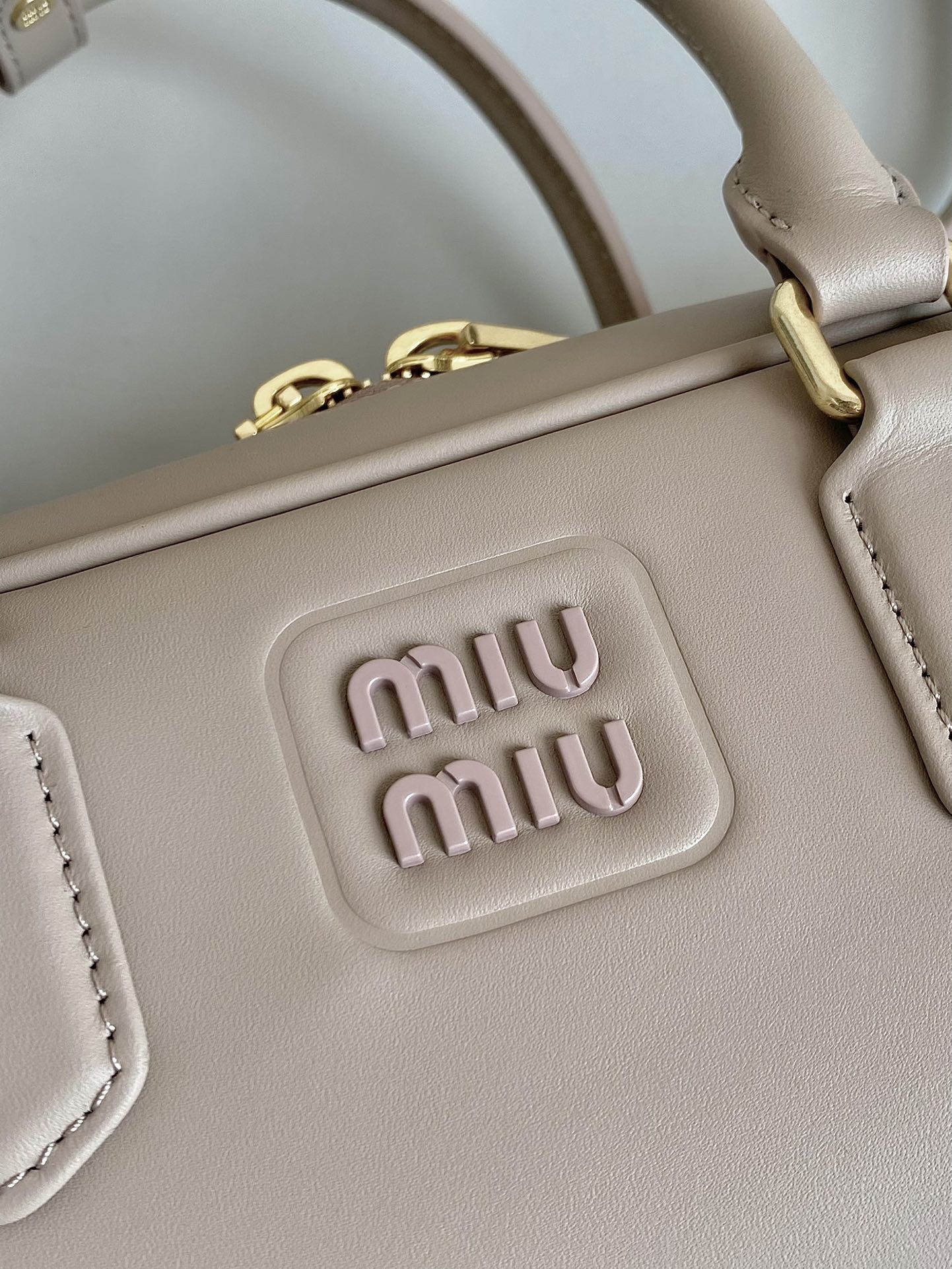 MiuMiu SS24 Softy Padded Bag-27×12×9CM