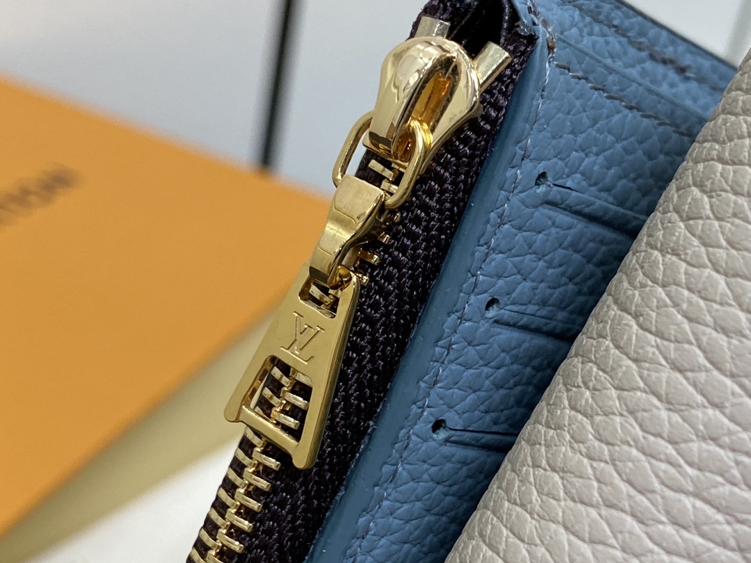 l**is V*t*n victorine on my side12*9.5*2.5cm