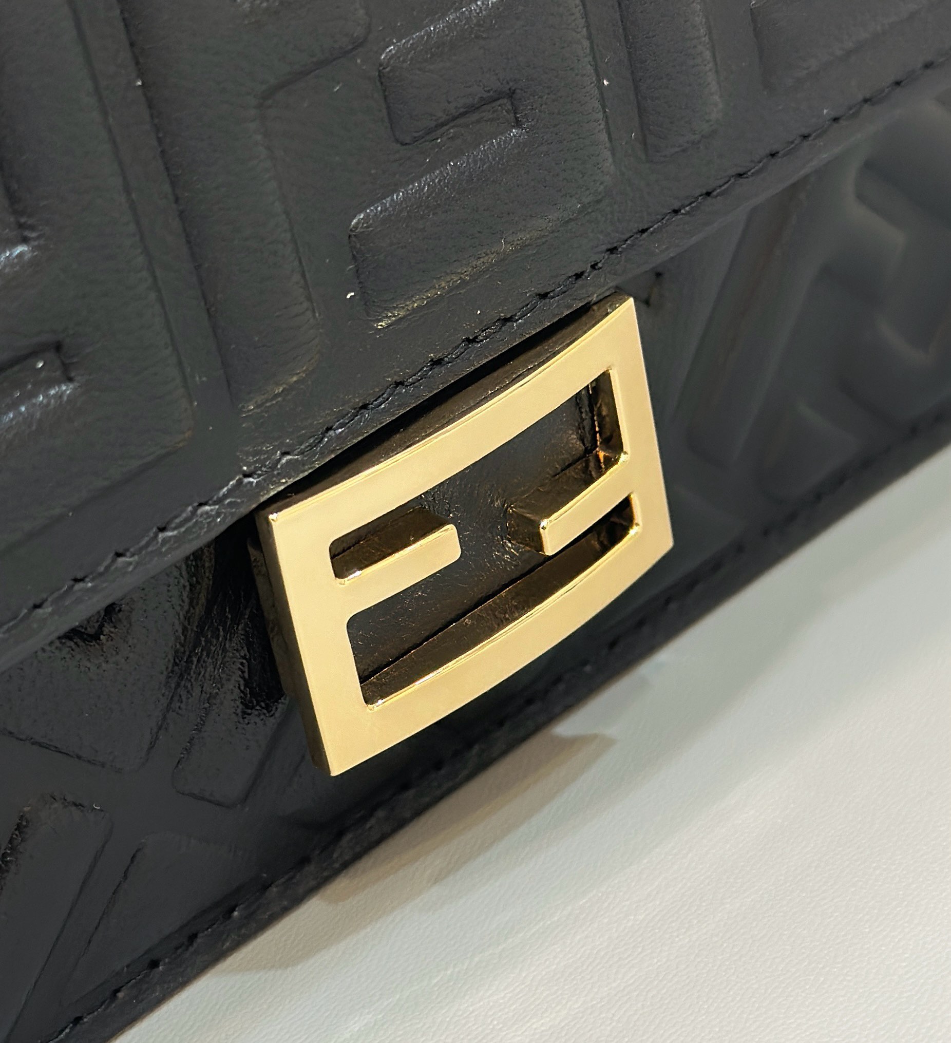 F**di baguette bag-21/5/11.5cm