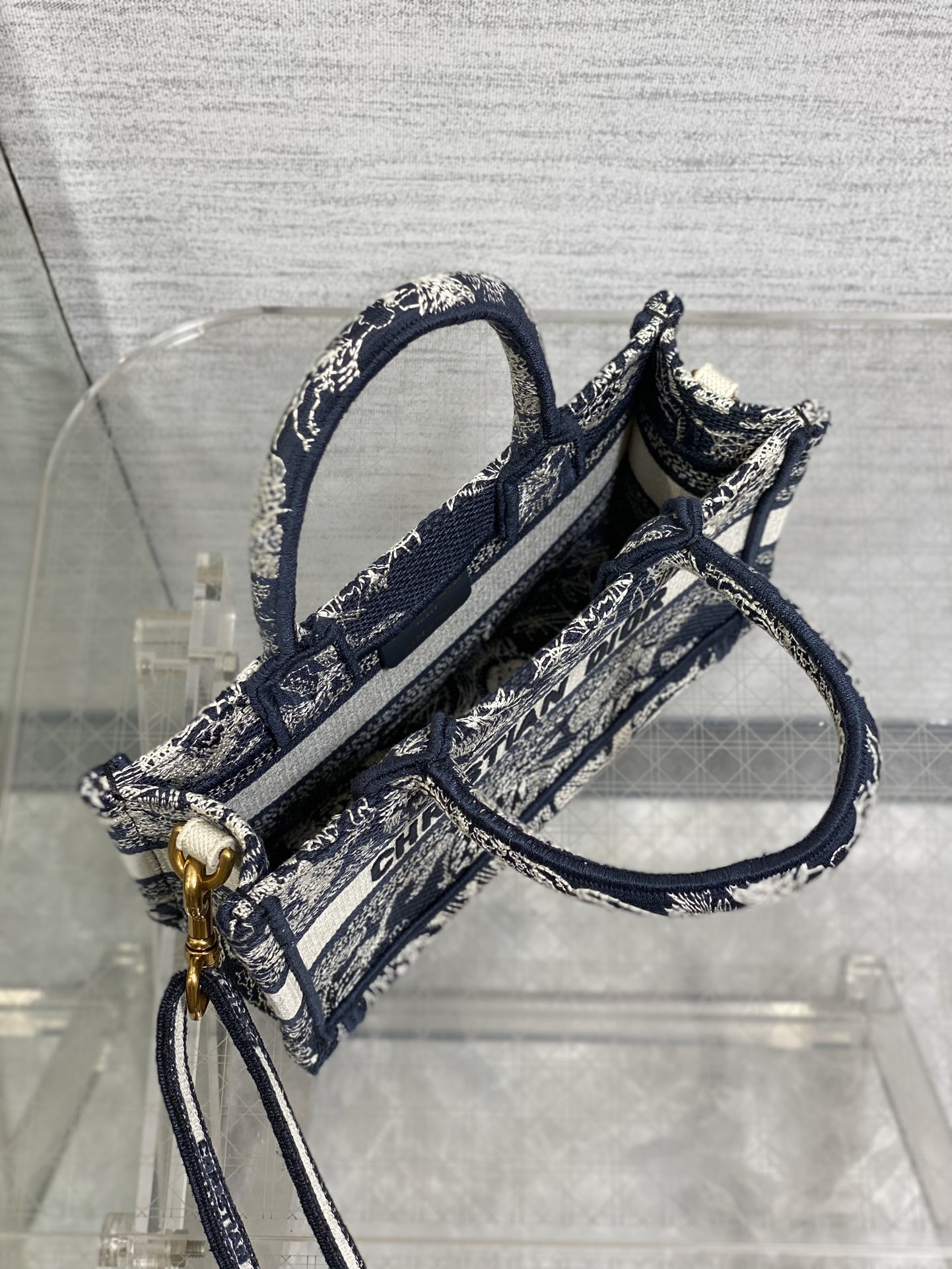 D*or book tote-21.5*13*7.5cm