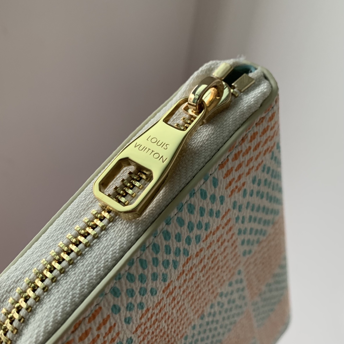 l**is V*t*n zippy wallet n40675-10 x 20 x 2cm