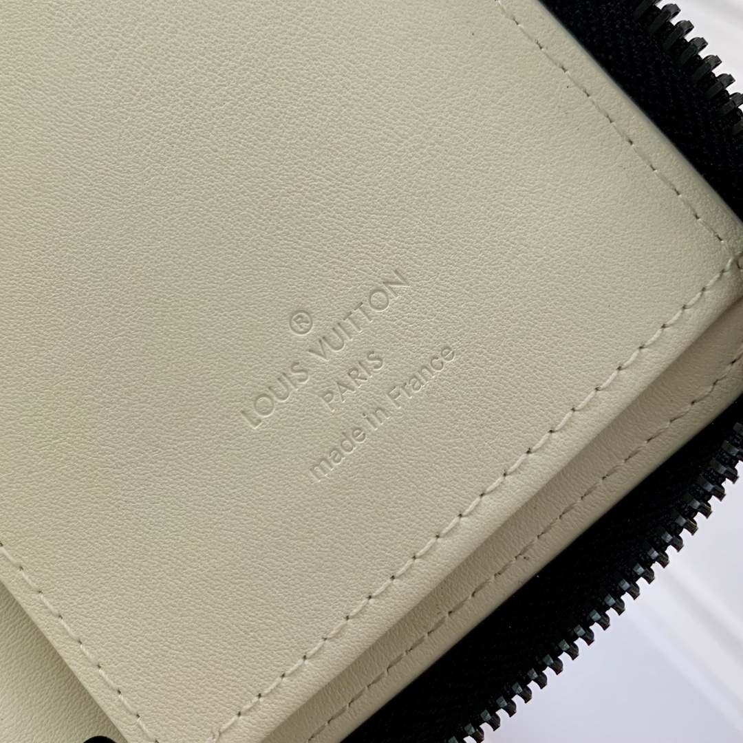 l**is V*t*n zippy wallet n40675-10 x 20 x 2cm