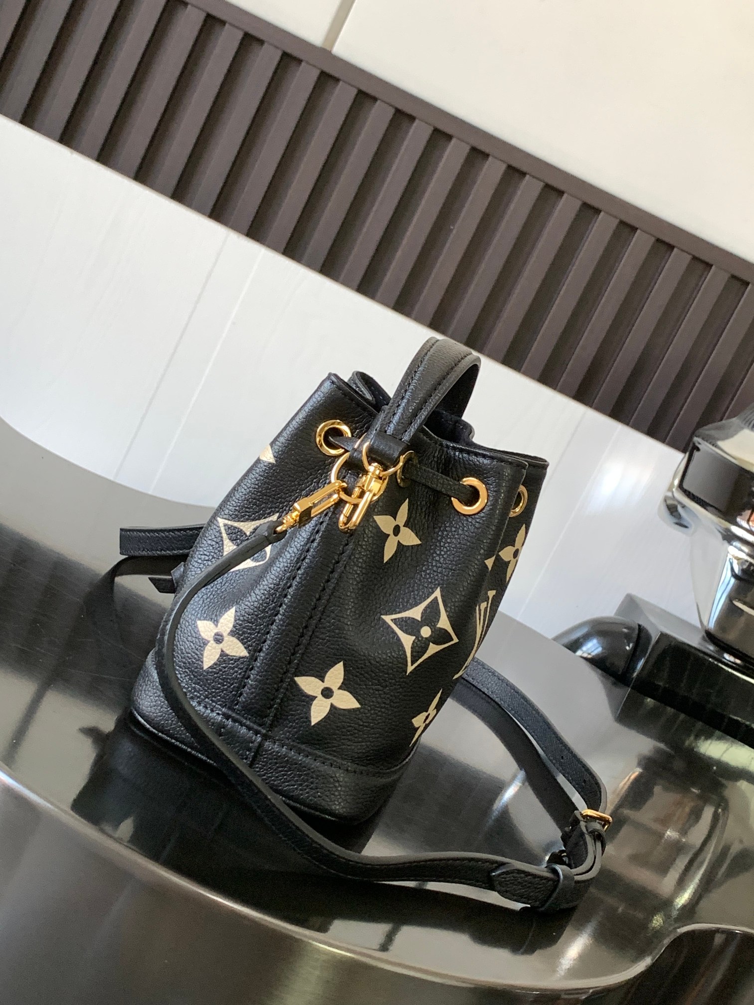 l**is V*t*n nano noé-13 x 16 x 10cm