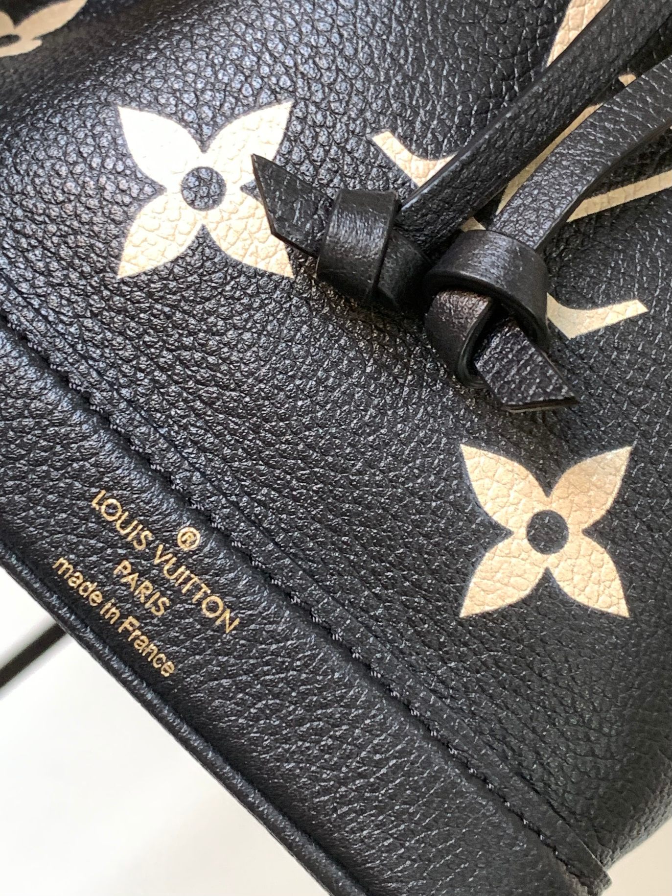 l**is V*t*n nano noé-13 x 16 x 10cm