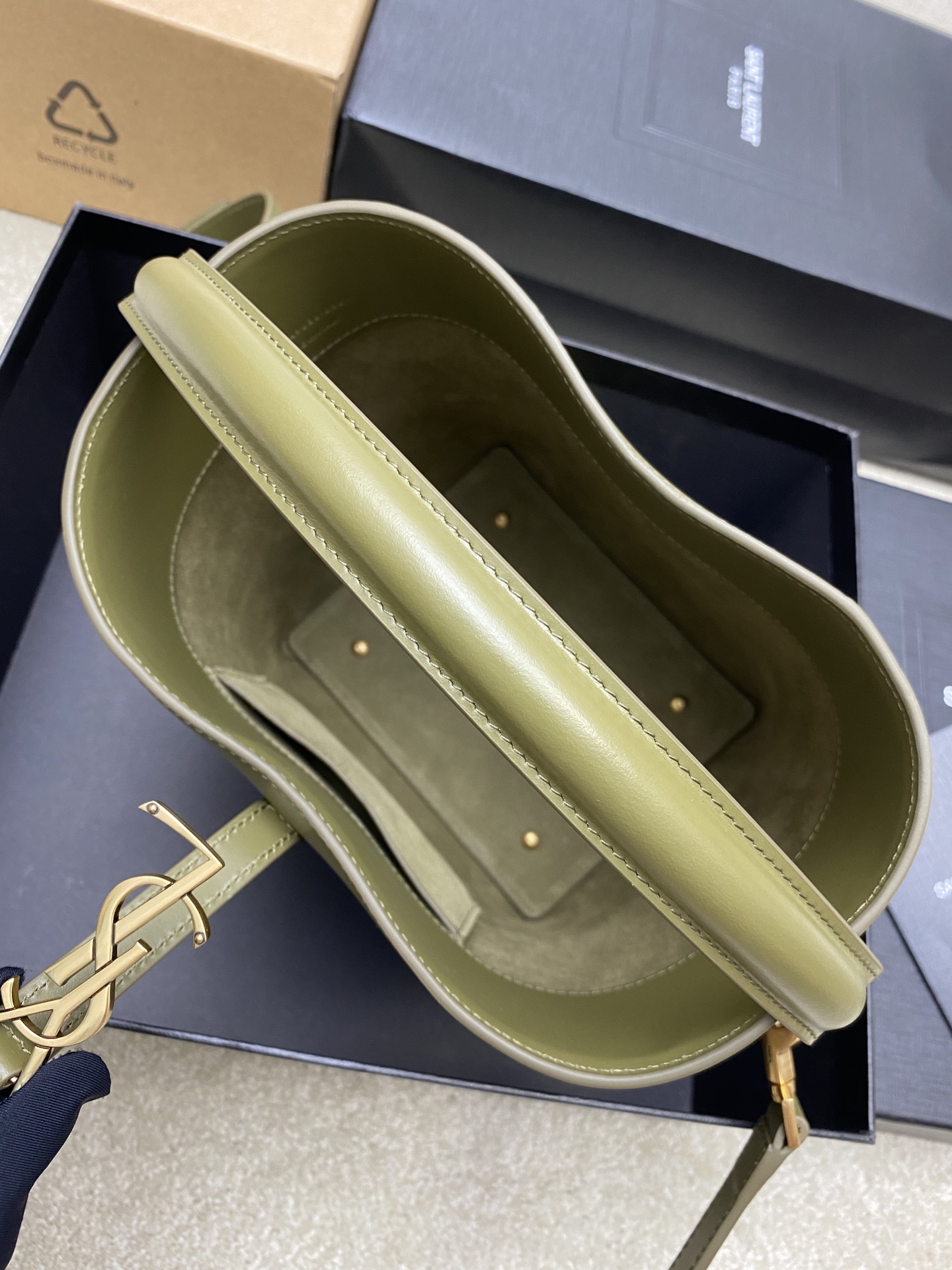 YSL LE37 Bucket-20x17x13CM