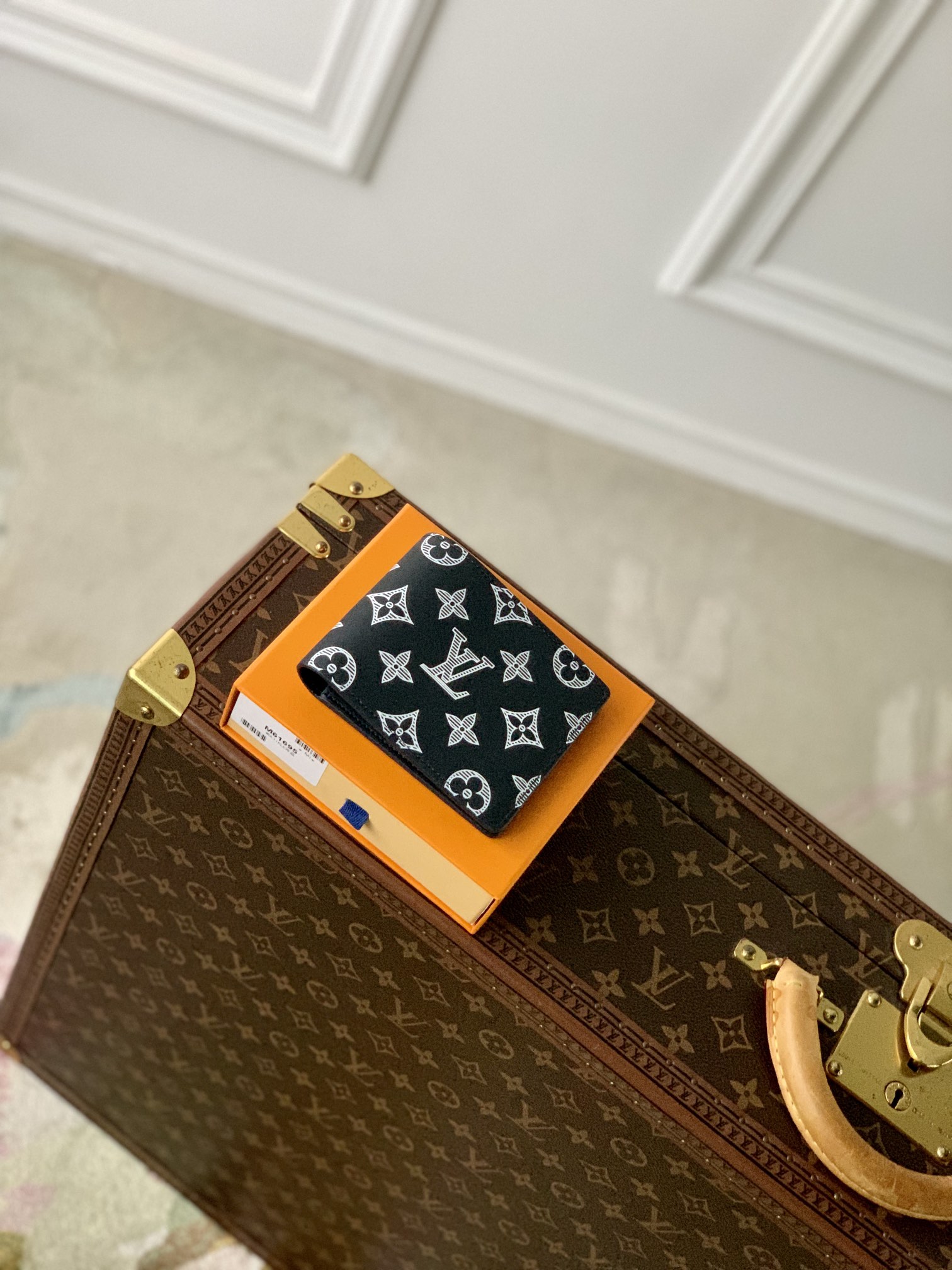 l**is V*t*n multiple wallet-m61695-11.5 x 9 x 1.5 cm