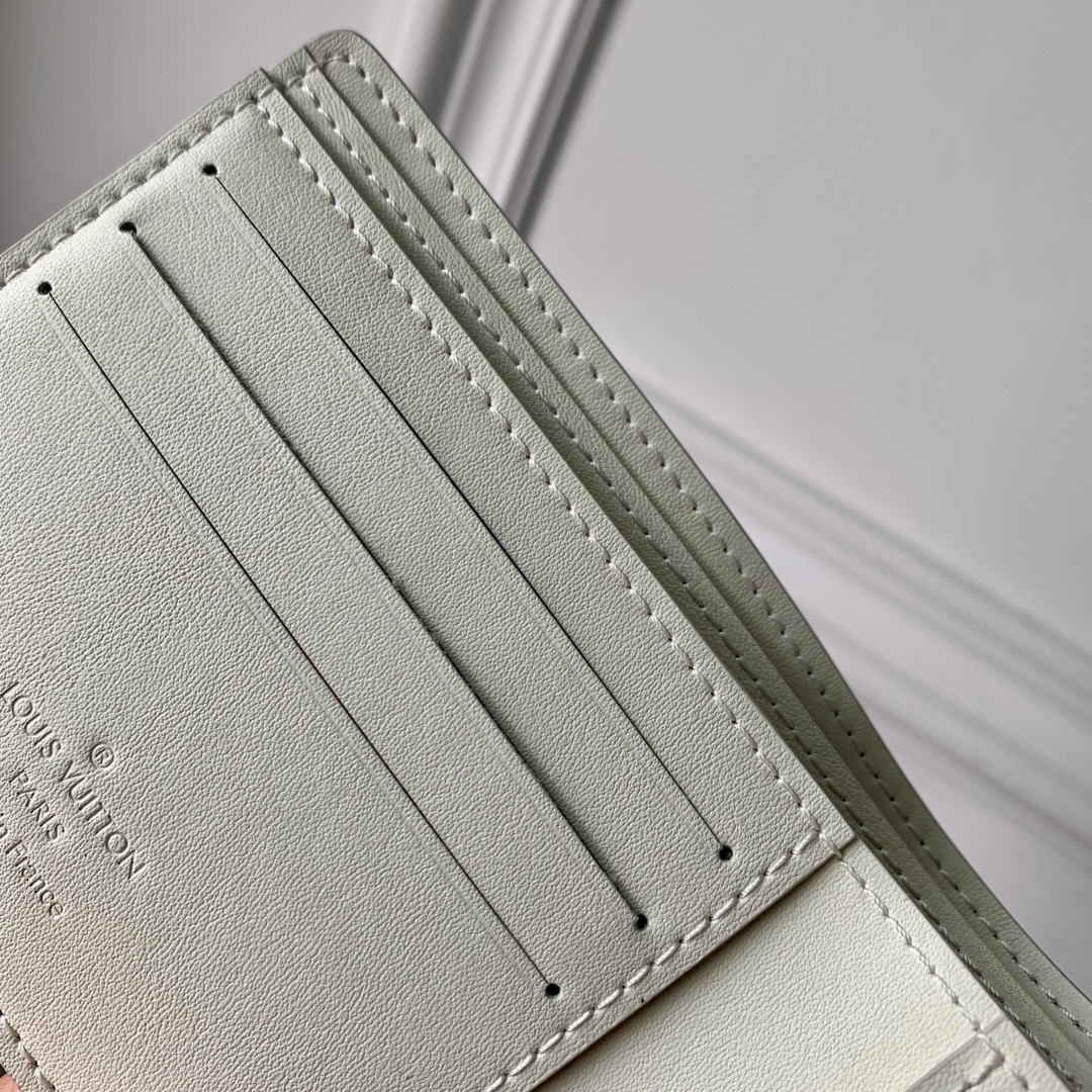 l**is V*t*n multiple wallet-m61695-11.5 x 9 x 1.5 cm