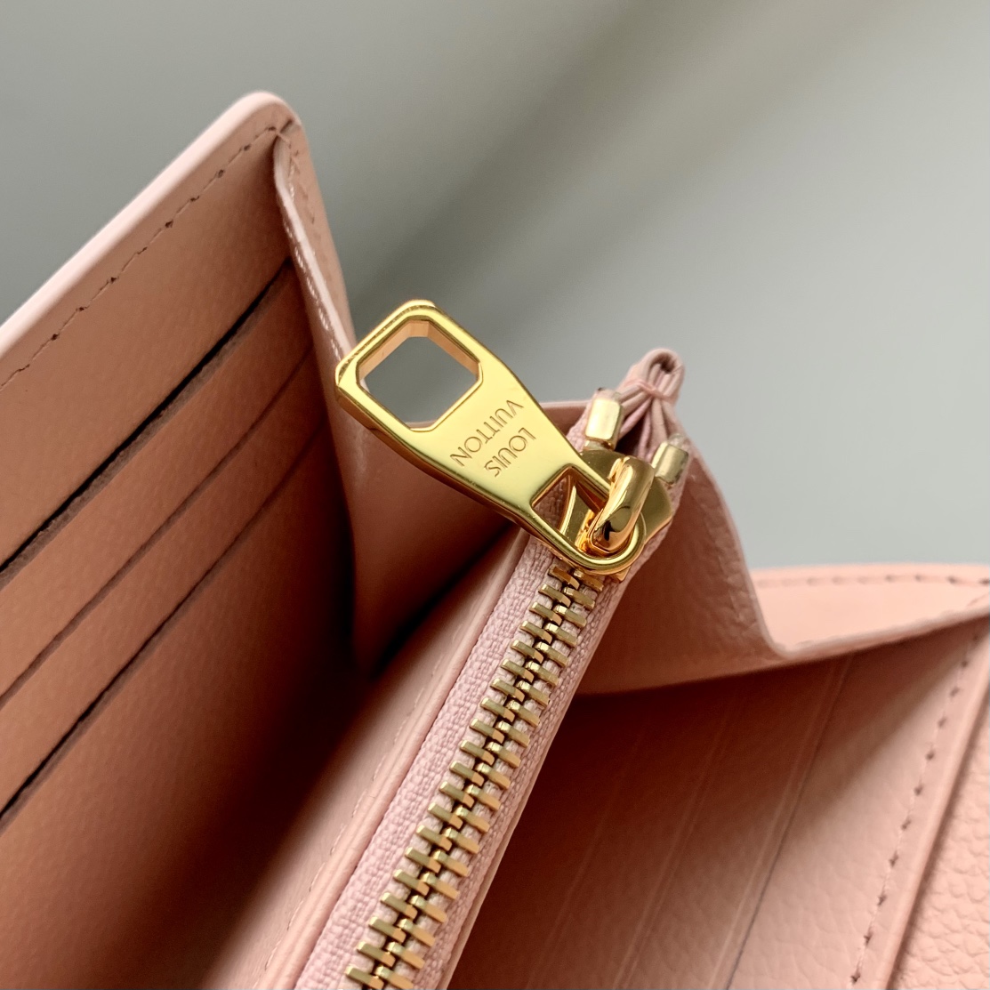 l**is V*t*n sarah wallet-m83580-19 x 10.5 x 2.5cm