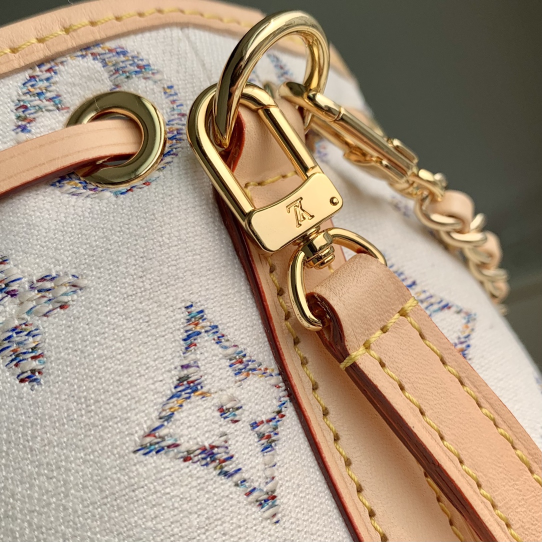 l**is V*t*n nano noé-13 x 16 x 10cm