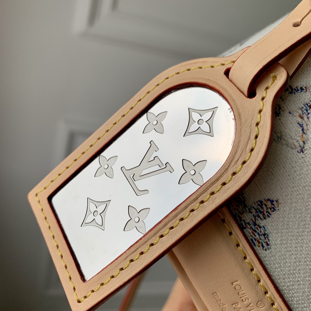 l**is V*t*n nano noé-13 x 16 x 10cm