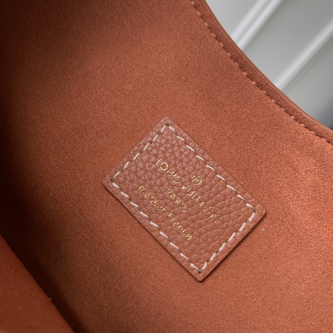 l**is V*t*n low key shoulder bag-m24885-26 x 18 x 7cm