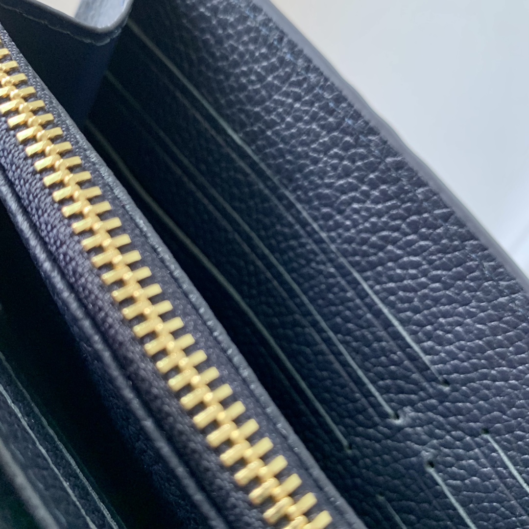 l**is V*t*n wallet m81049-19.5x10.5x2.5cm