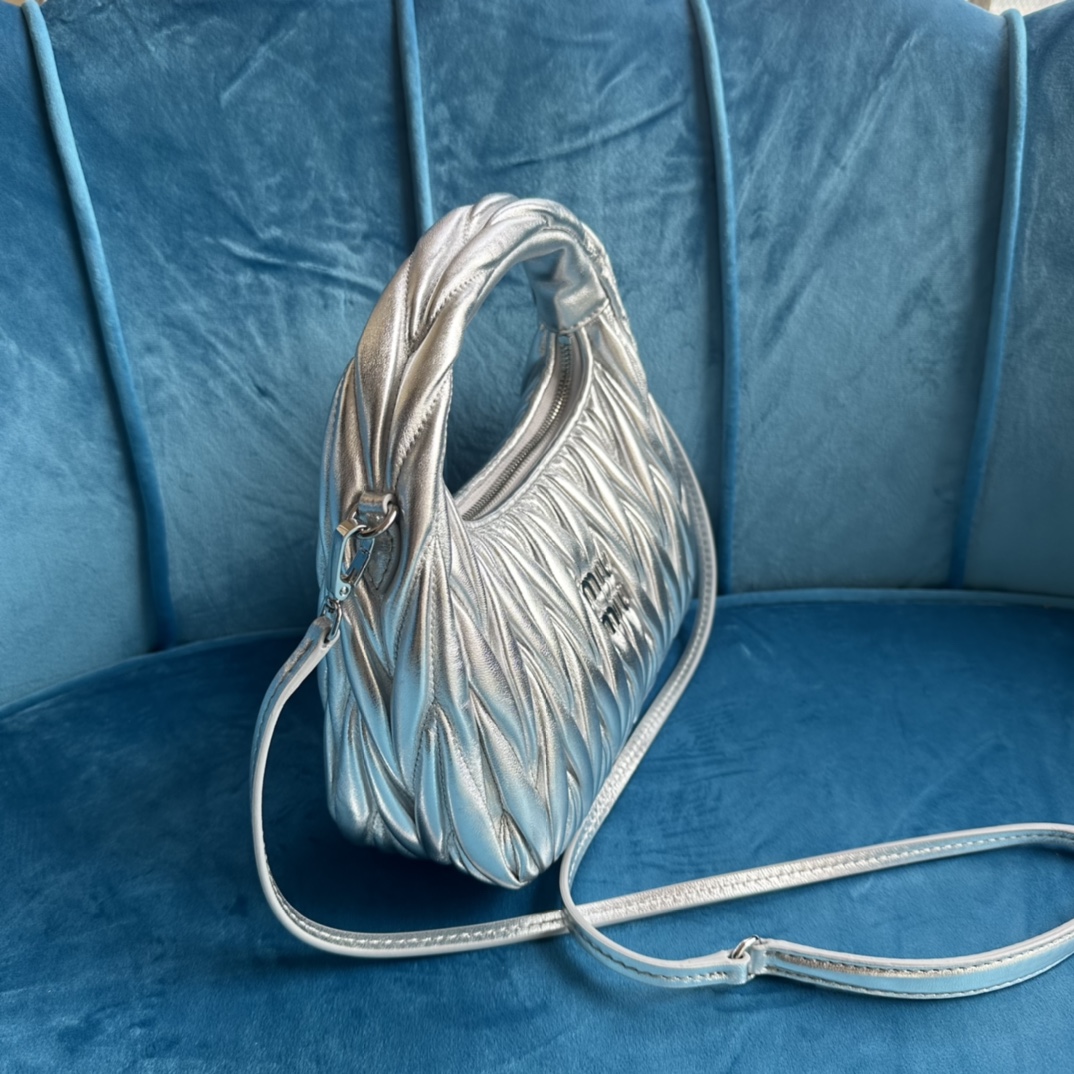 MiuMiu Wander Hobo Bag-23X13X7CM