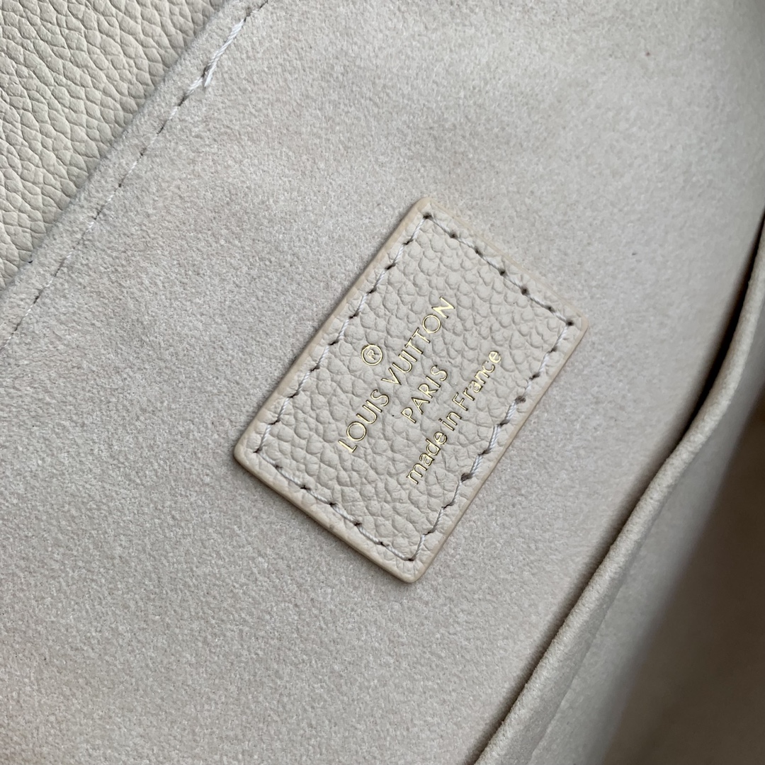 l**is V*t*n backpack m47106-20 x 22 x 14cm