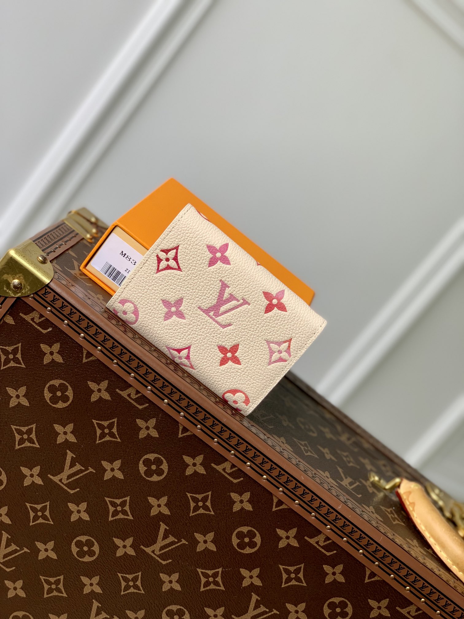 l**is V*t*n m83507 wallet-4.3 x 3.5 x 1.2cm