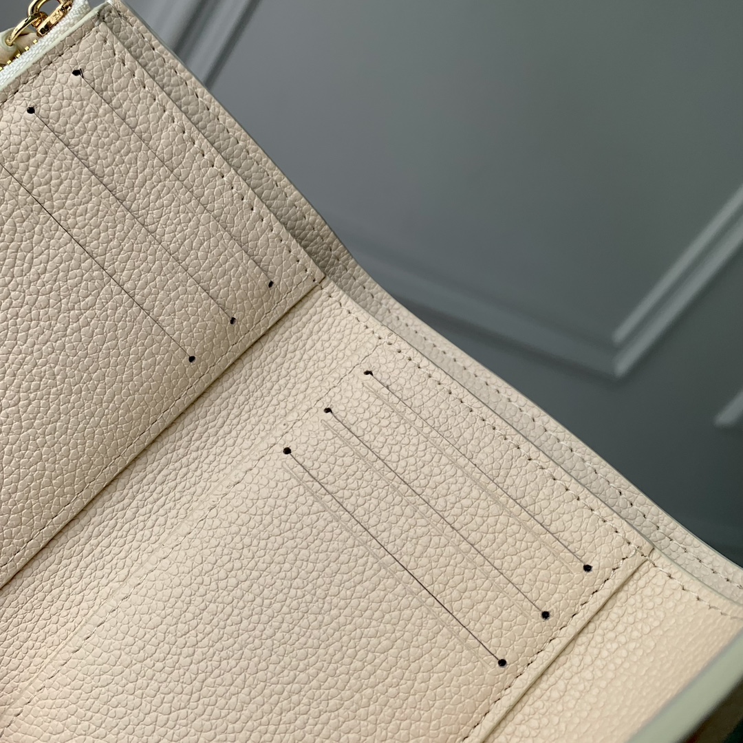 l**is V*t*n m83507 wallet-4.3 x 3.5 x 1.2cm