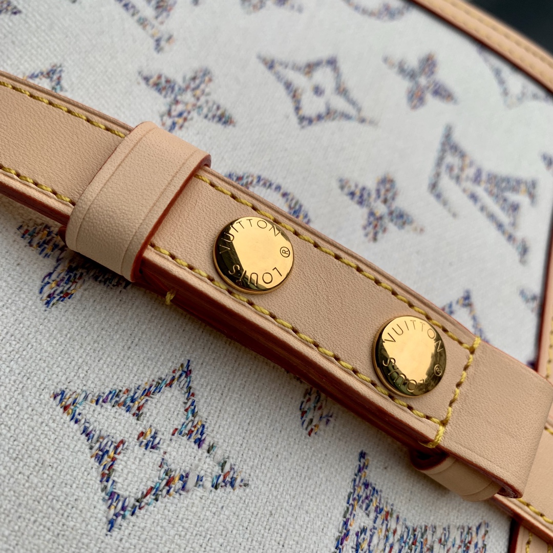 l**is V*t*n mini dauphine bag-20*15*9cm