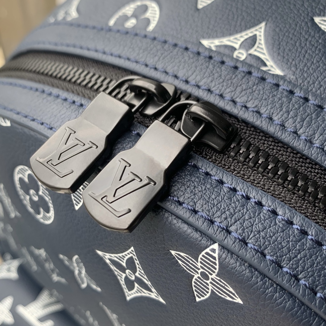 l**is V*t*n discovery backpsck-m31033-29*38*20cm