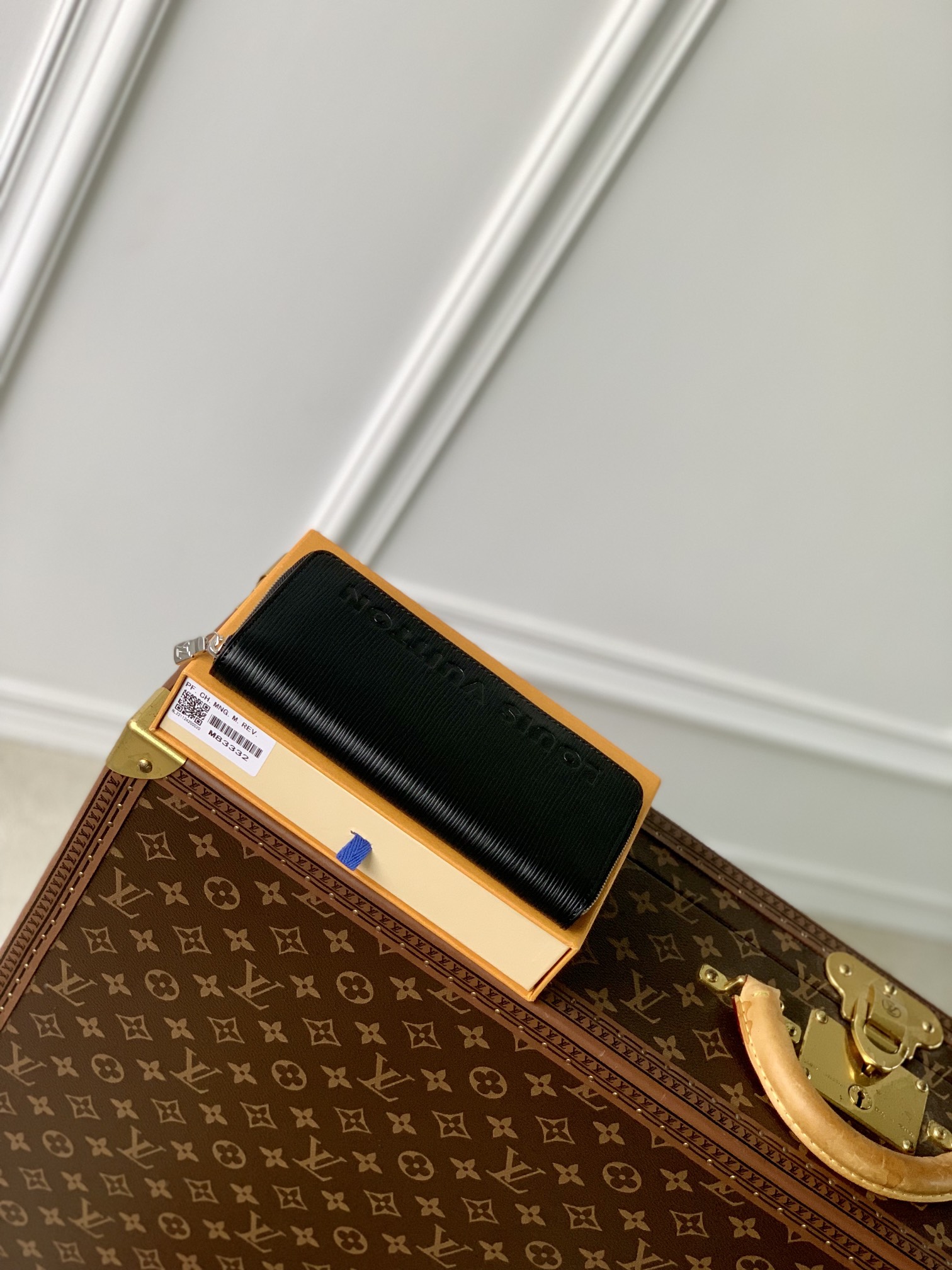 l**is V*t*n zippy vertical wallet m83332-10*20*2cm