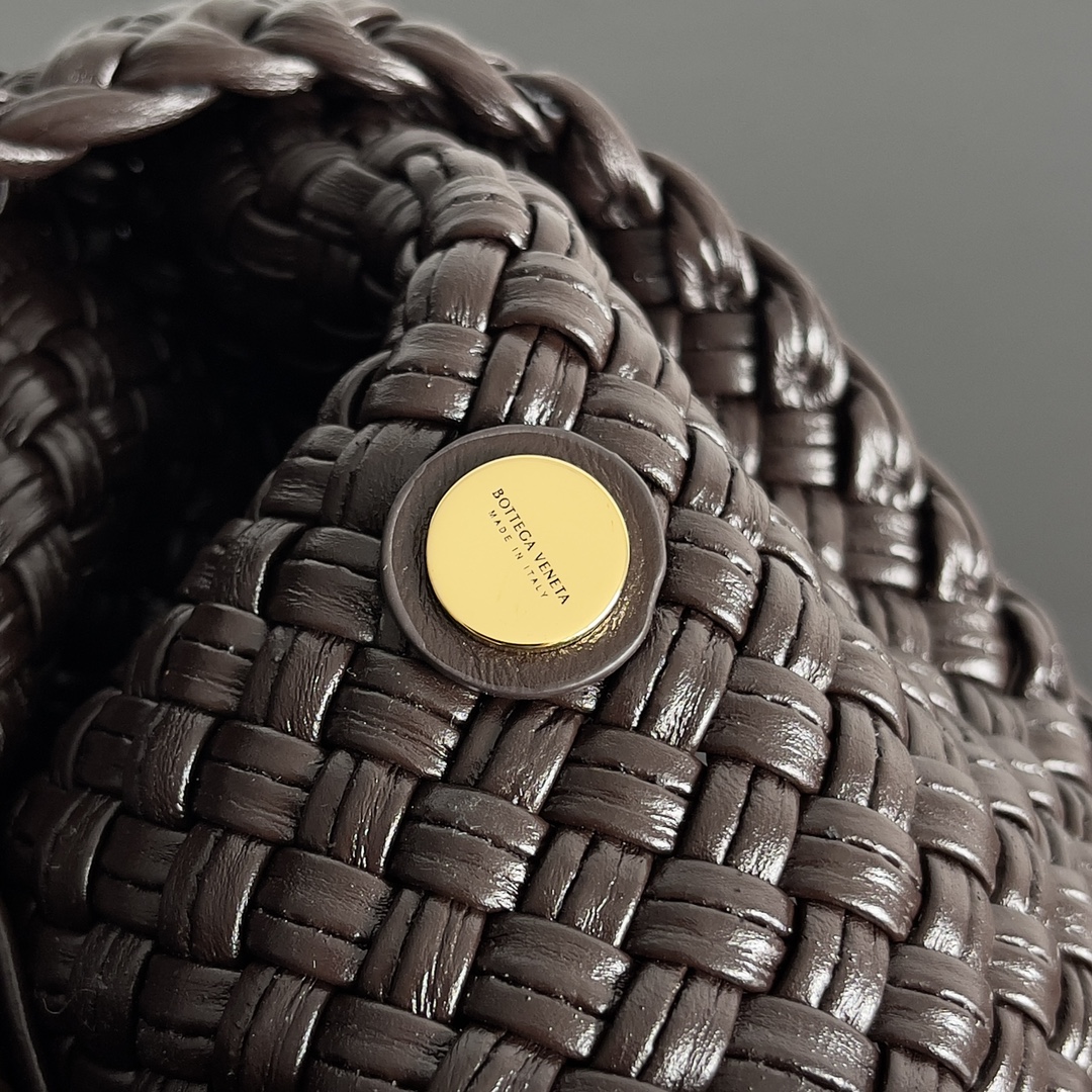 Bo*te*ga ve*ne*ta pouch bag-19*12.5*1cm