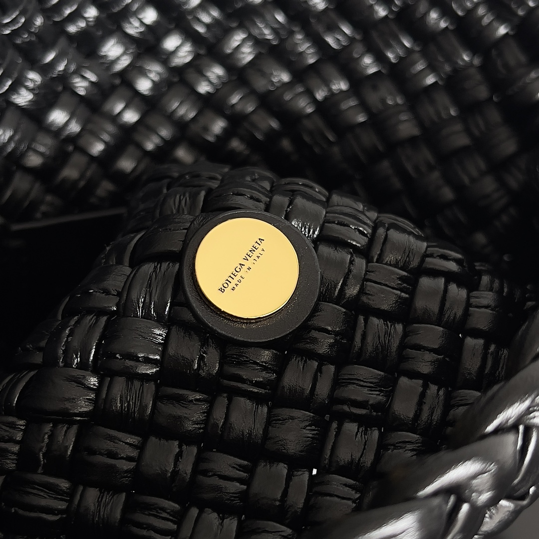 Bo*te*ga ve*ne*ta pouch bag-19*12.5*1cm