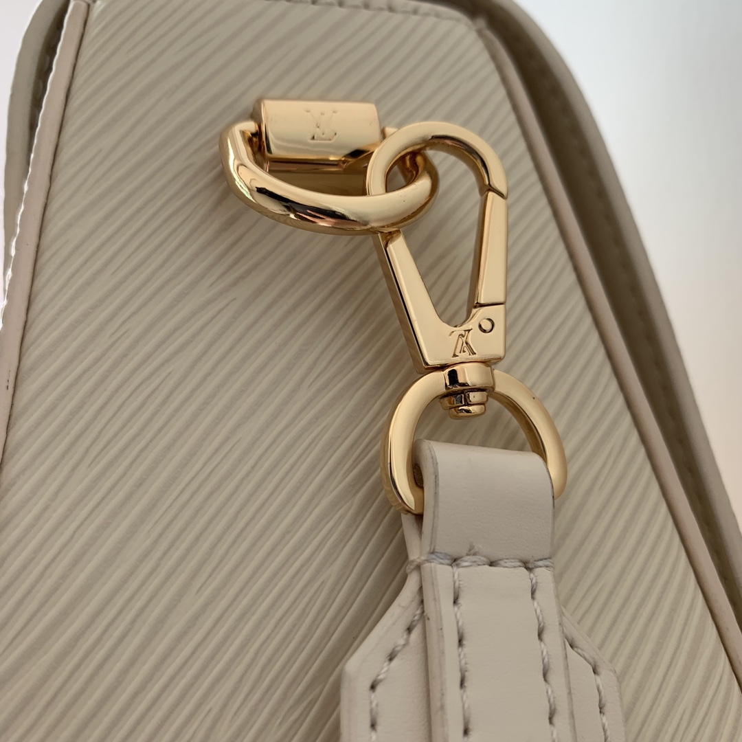 l**is V*t*n twist mm-m21040-23 x 17 x 9.5cm