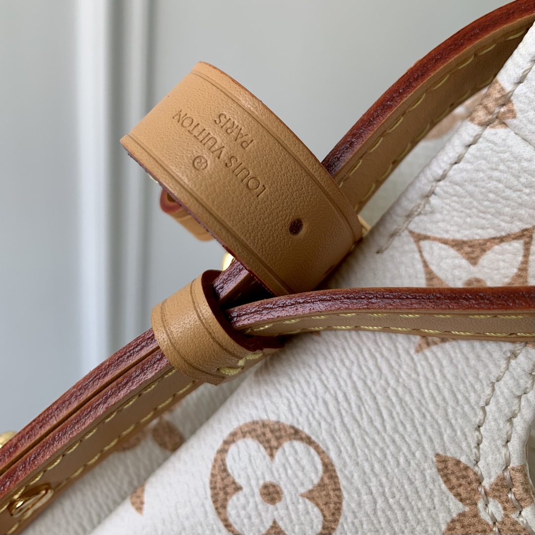 l**is V*t*n atlantis bb handlebag-17x17 x7cm