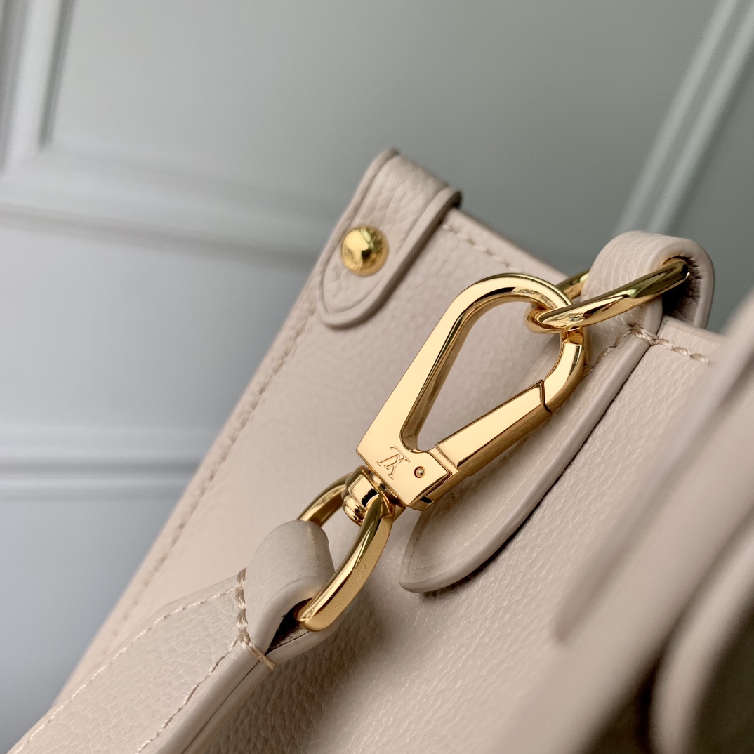 l**is V*t*n lock and go handbag-24.5 x 19 x 10.5cm